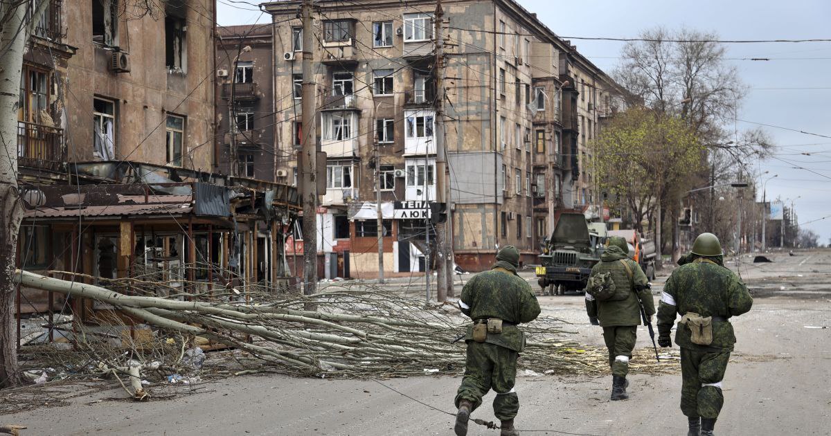 Уповноважений: російські загарбники продовжують здійснювати в окупованому Маріуполі у фільтраційні заходи