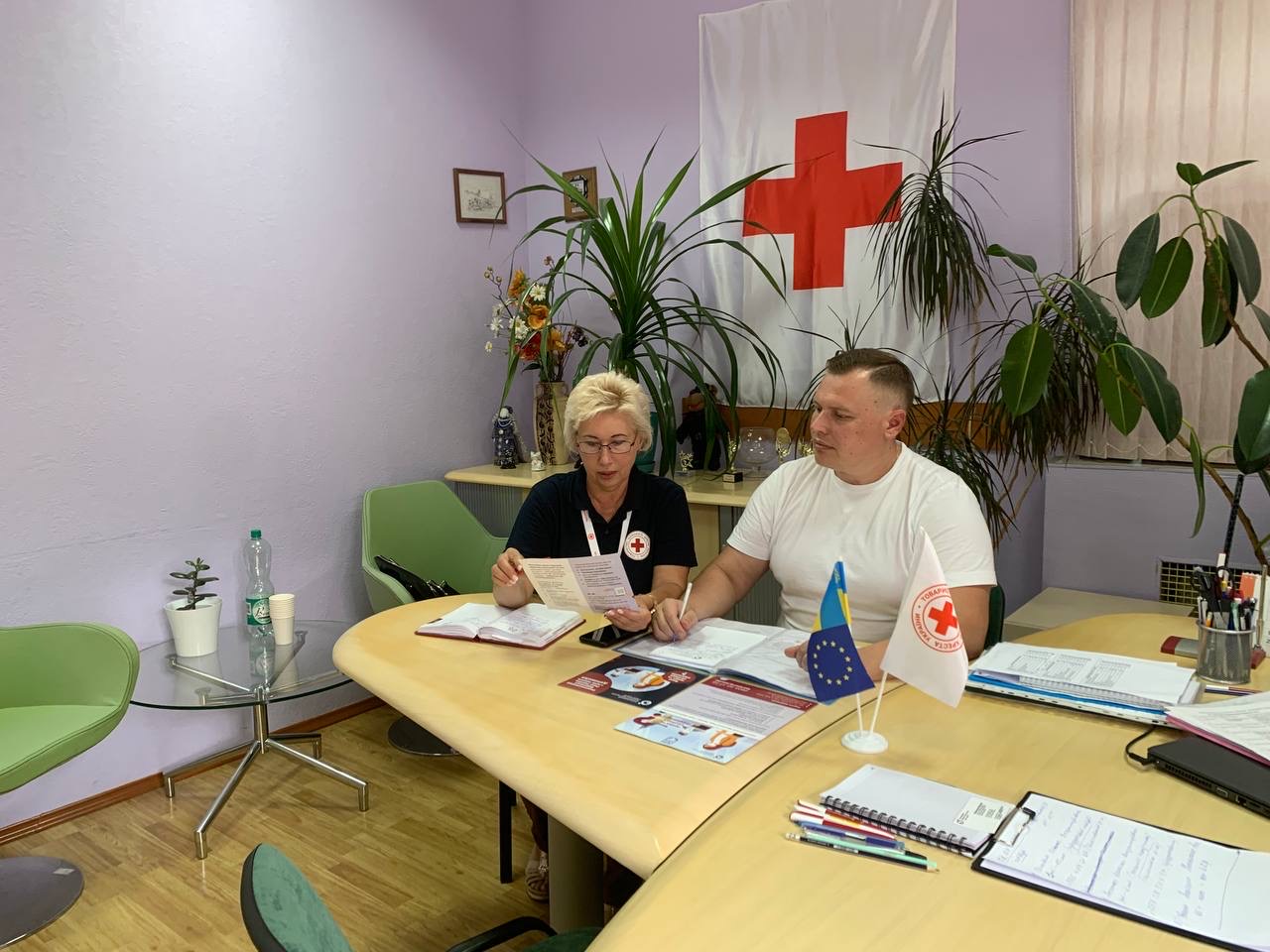 Робоча зустріч щодо надання допомоги ВПО Київською міською організацією Товариства Червоного Хреста України