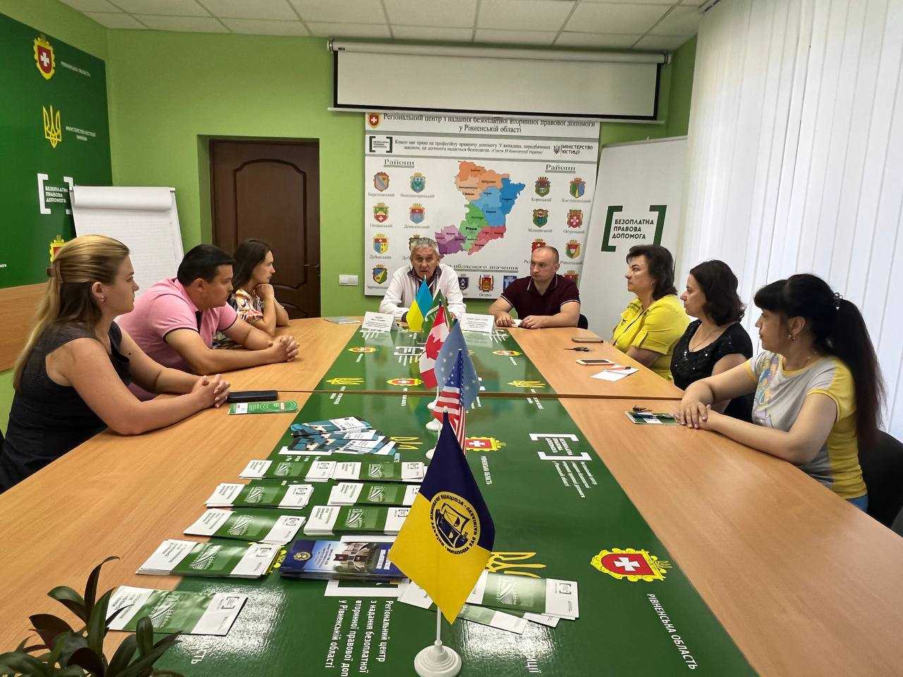На Рівненщині відбувся круглий стіл «Дотримання прав затриманих та засуджених осіб в умовах воєнного стану»