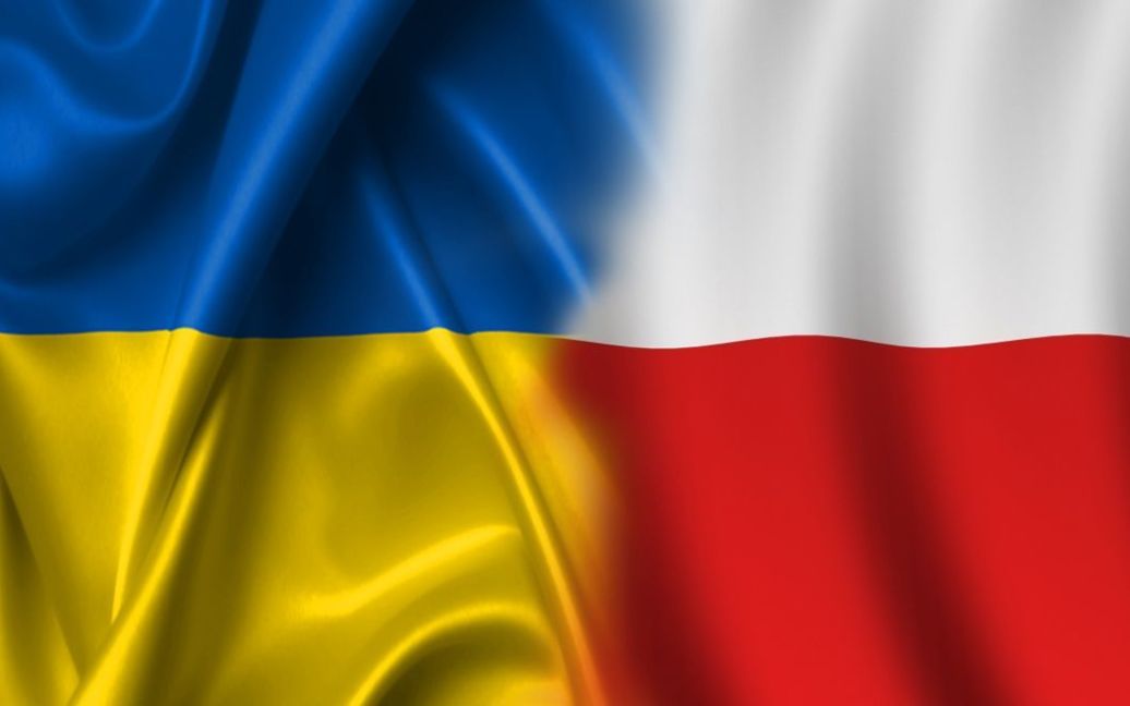 У Польщі розпочала роботу гаряча лінія з питань здобуття освіти дітьми з України
