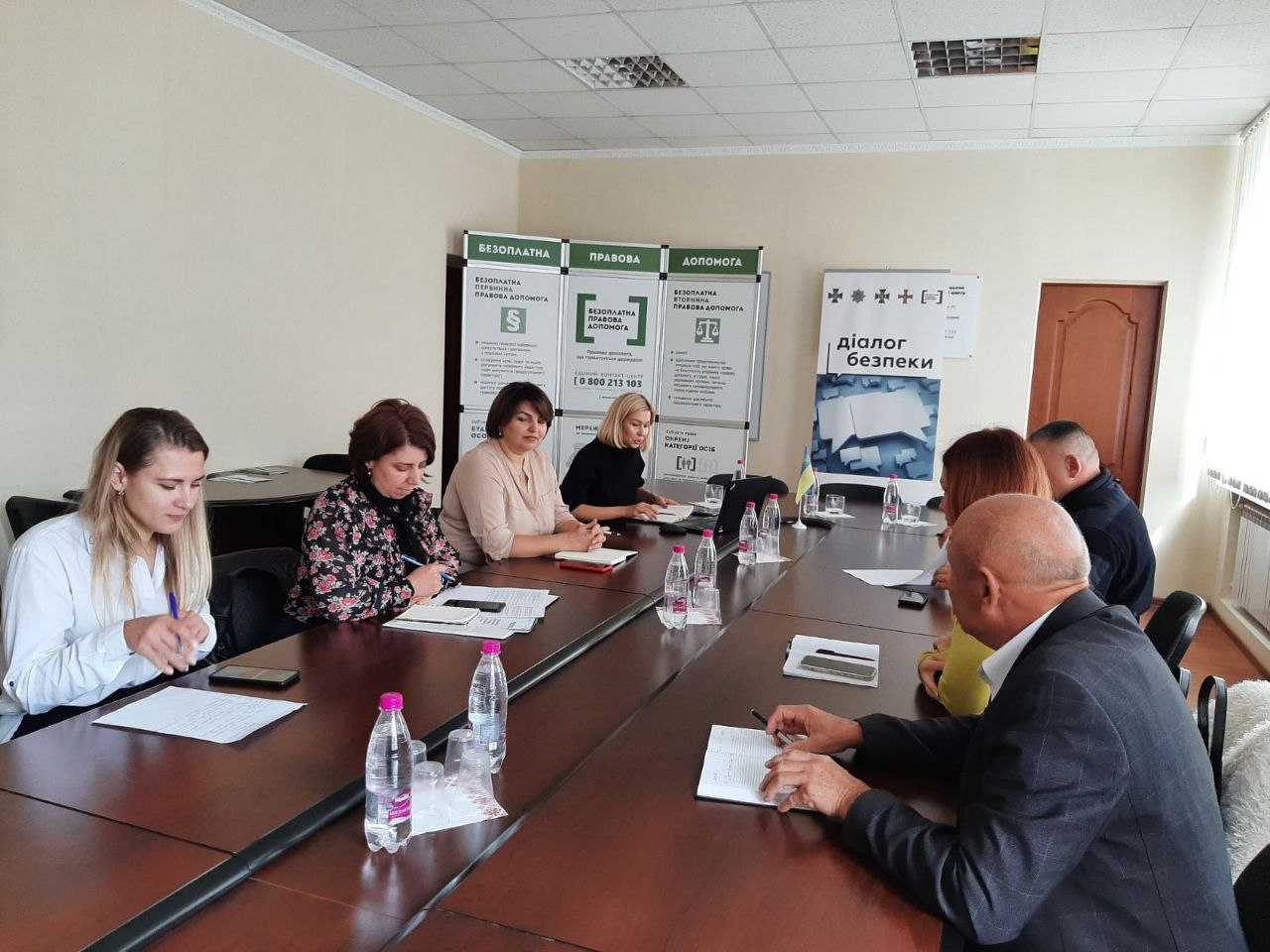 На Хмельниччині відбувся круглий стіл щодо ролі правозахисних організацій, представників органів влади та силових структур у підтримці ВПО