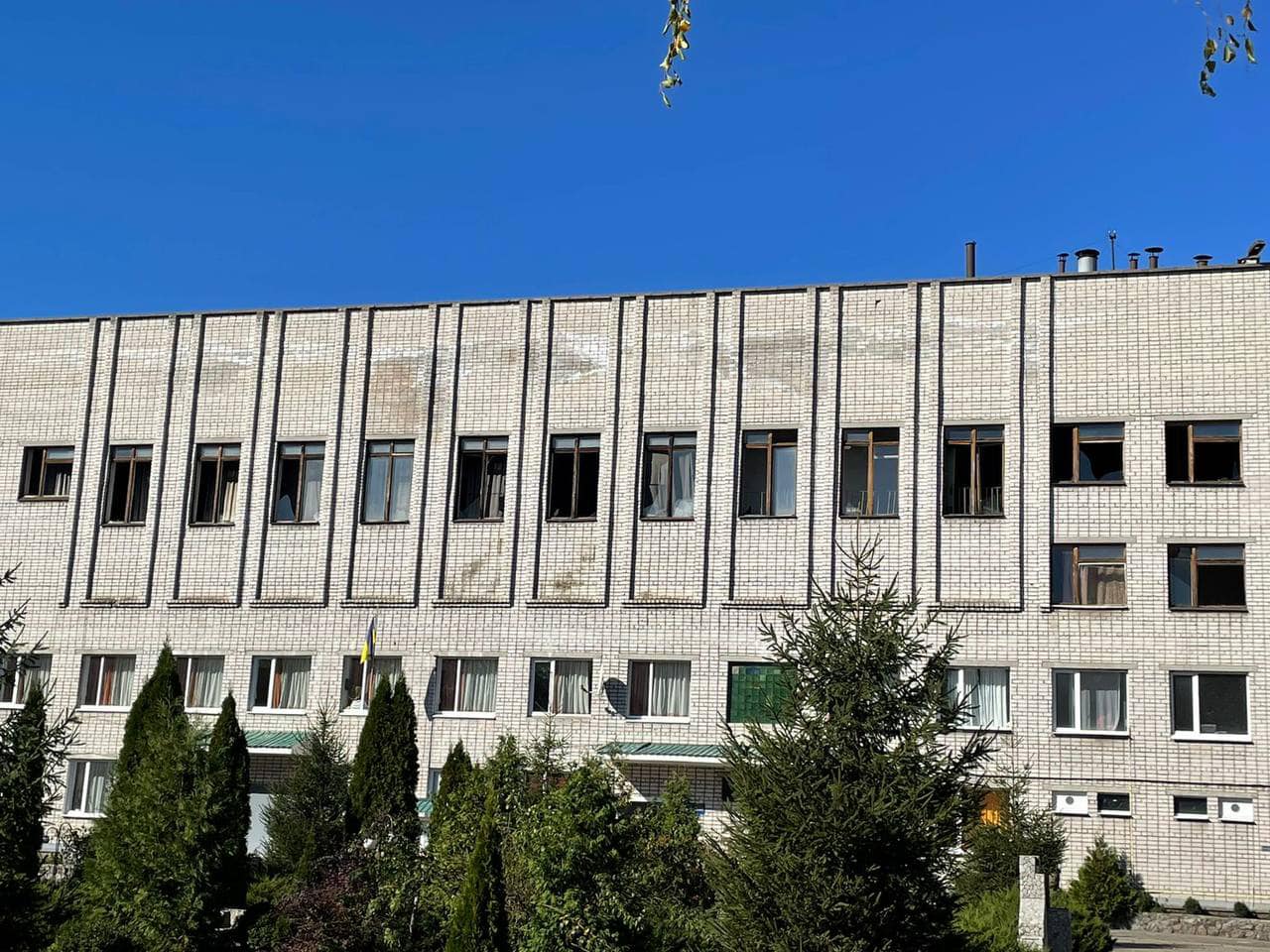 Працівники Офісу Омбудсмана відвідали Кременчуцьку виховну колонію, яка зазнала ракетних обстрілів