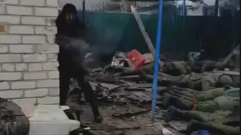 Уповноважений про інсценування російськими військовими здачі в полон: Це воєнний злочин
