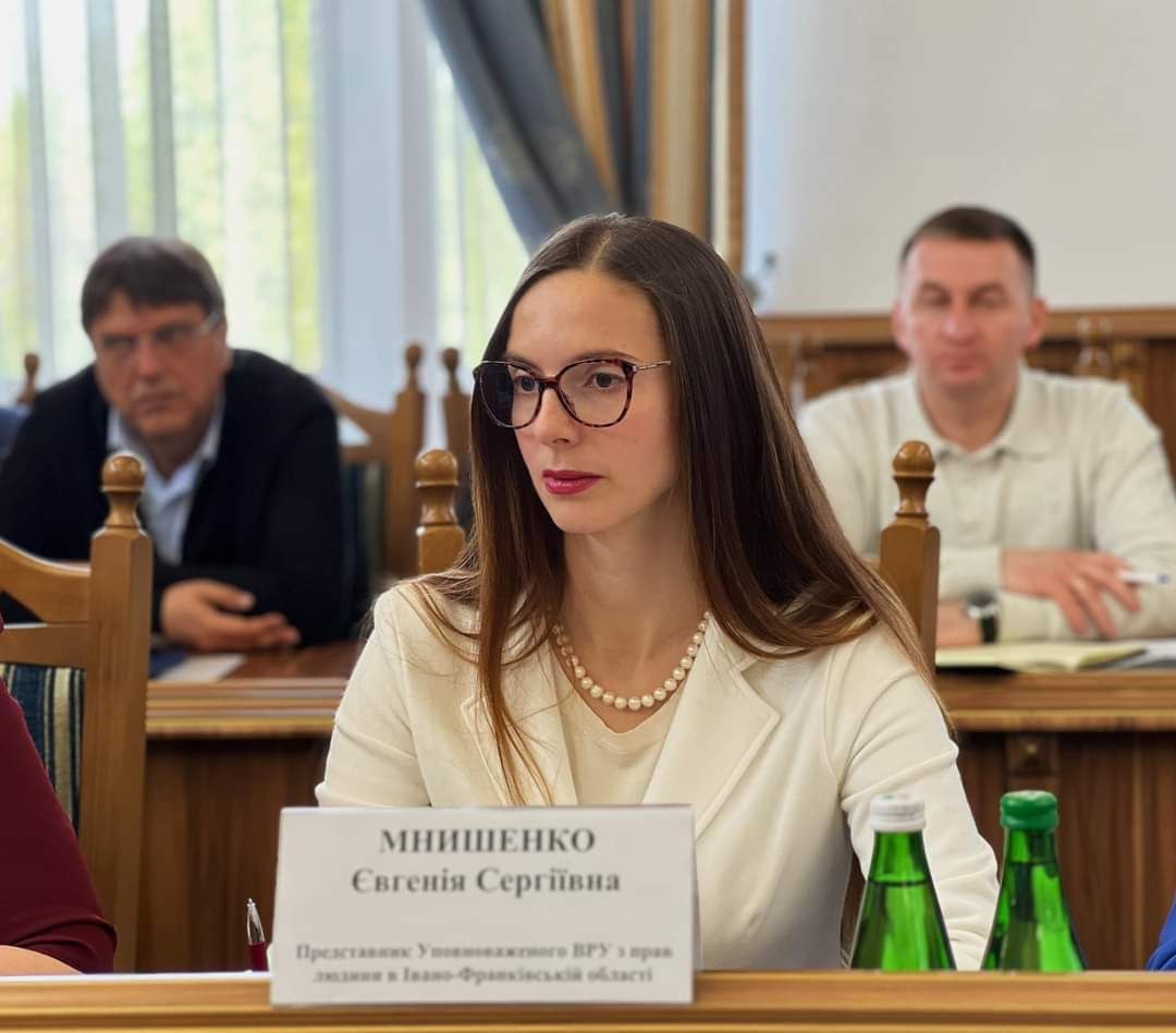 Потреби внутрішньо переміщених осіб: Представник Уповноваженого в Івано-Франківській області взяла участь у виїзному засіданні міжфракційного депутатського об’єднання «ВПО України»