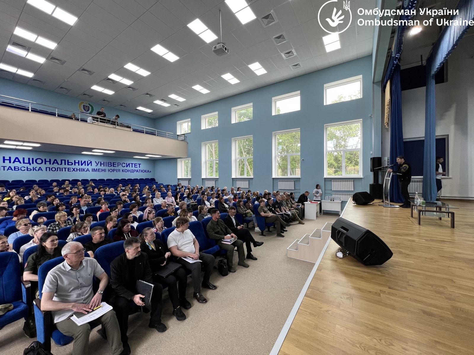 Омбудсман зустрівся у Полтаві із сім’ями військовополонених та зниклих безвісти