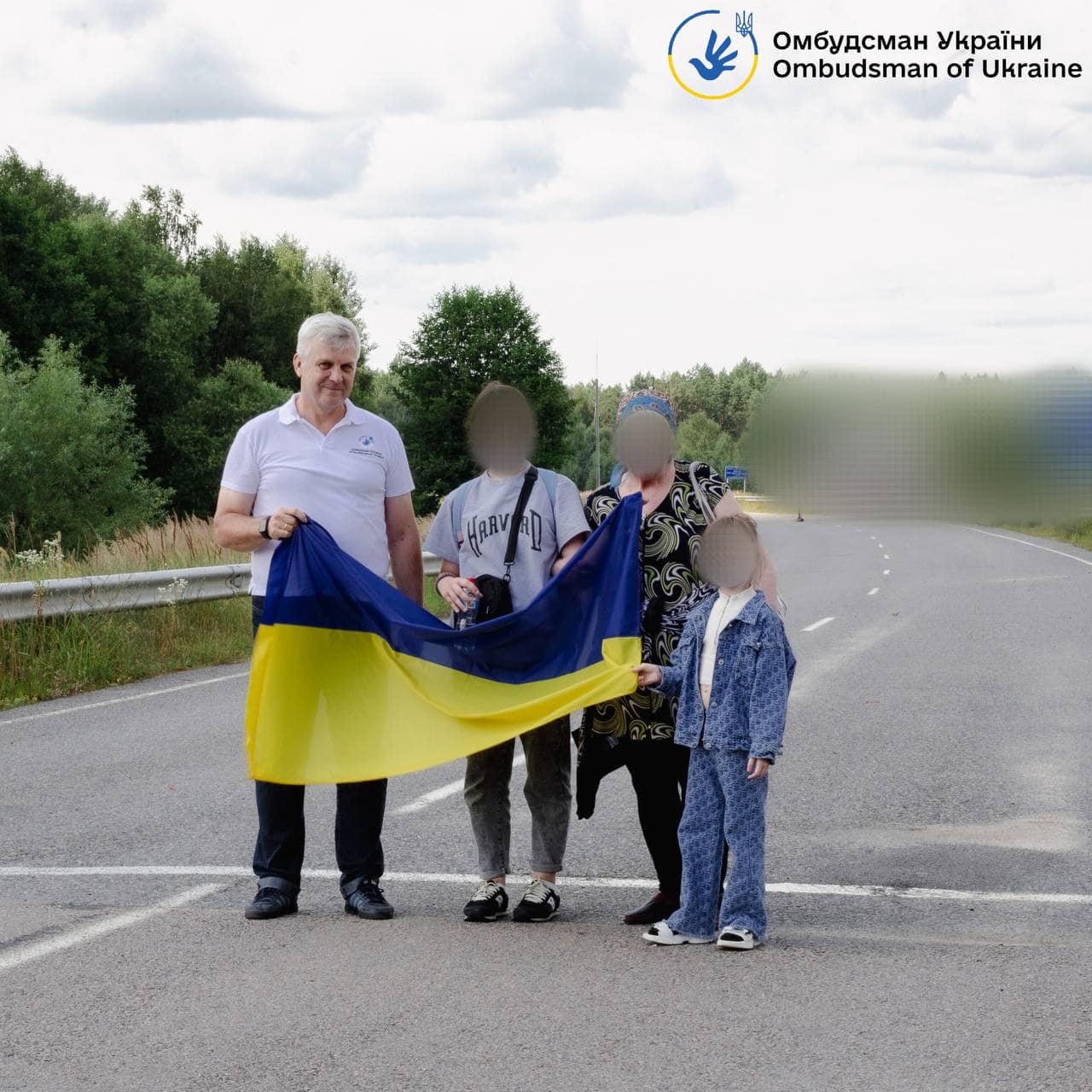 Омбудсман: Додому повернули ще двох дітей із ТОТ – сестер, які розлучилися з батьками з першого дня повномасштабного вторгнення Росії в Україну