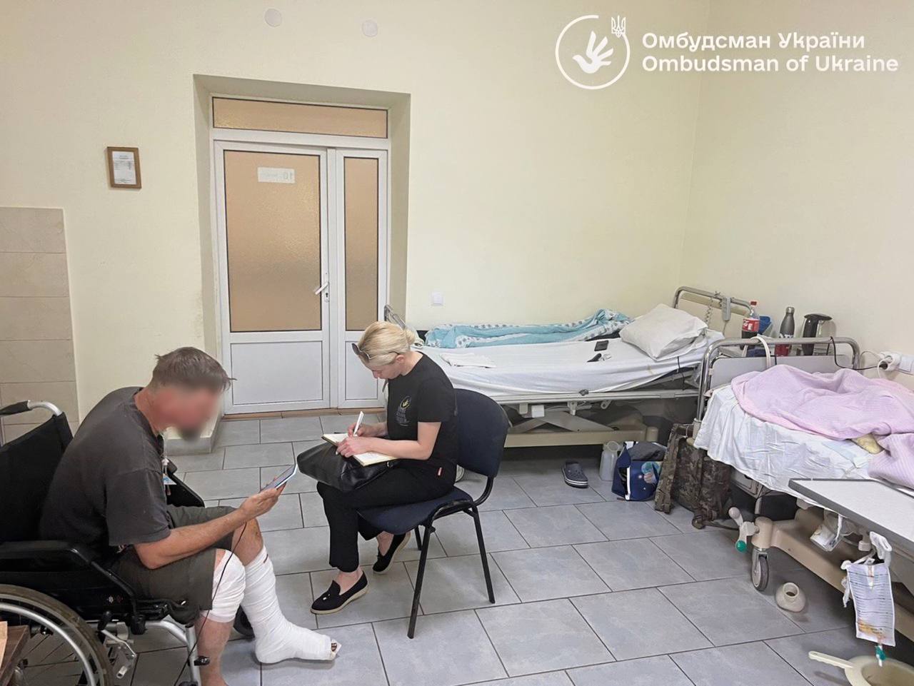 Офіс Омбудсмана провів термінову перевірку в Мукачівському військовому госпіталі