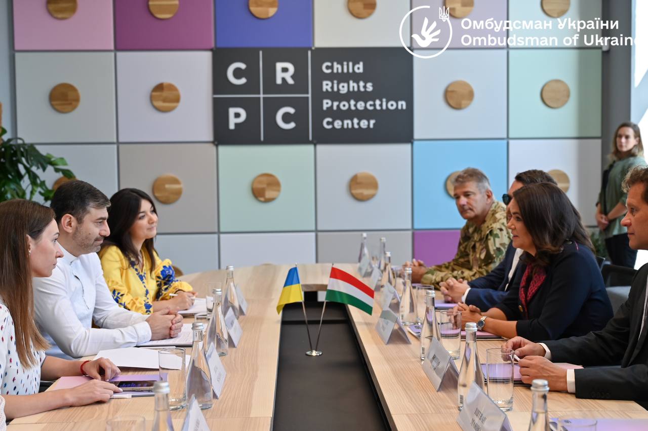 Воєнні злочини Росії стосовно українських дітей: Омбудсман провів зустріч із Президентом Угорщини