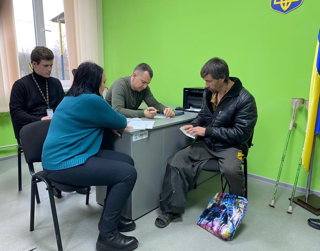 Військові питання, отримання допомоги та компенсацій: Представник Уповноваженого в Дніпропетровській області провів виїзний прийом для жителів Лихівської селищної тергромади
