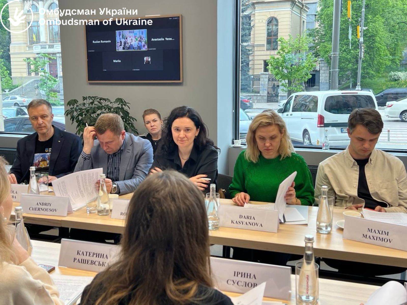 Круглий стіл щодо етики взаємодії з дітьми, які постраждали через депортацію та примусове переміщення