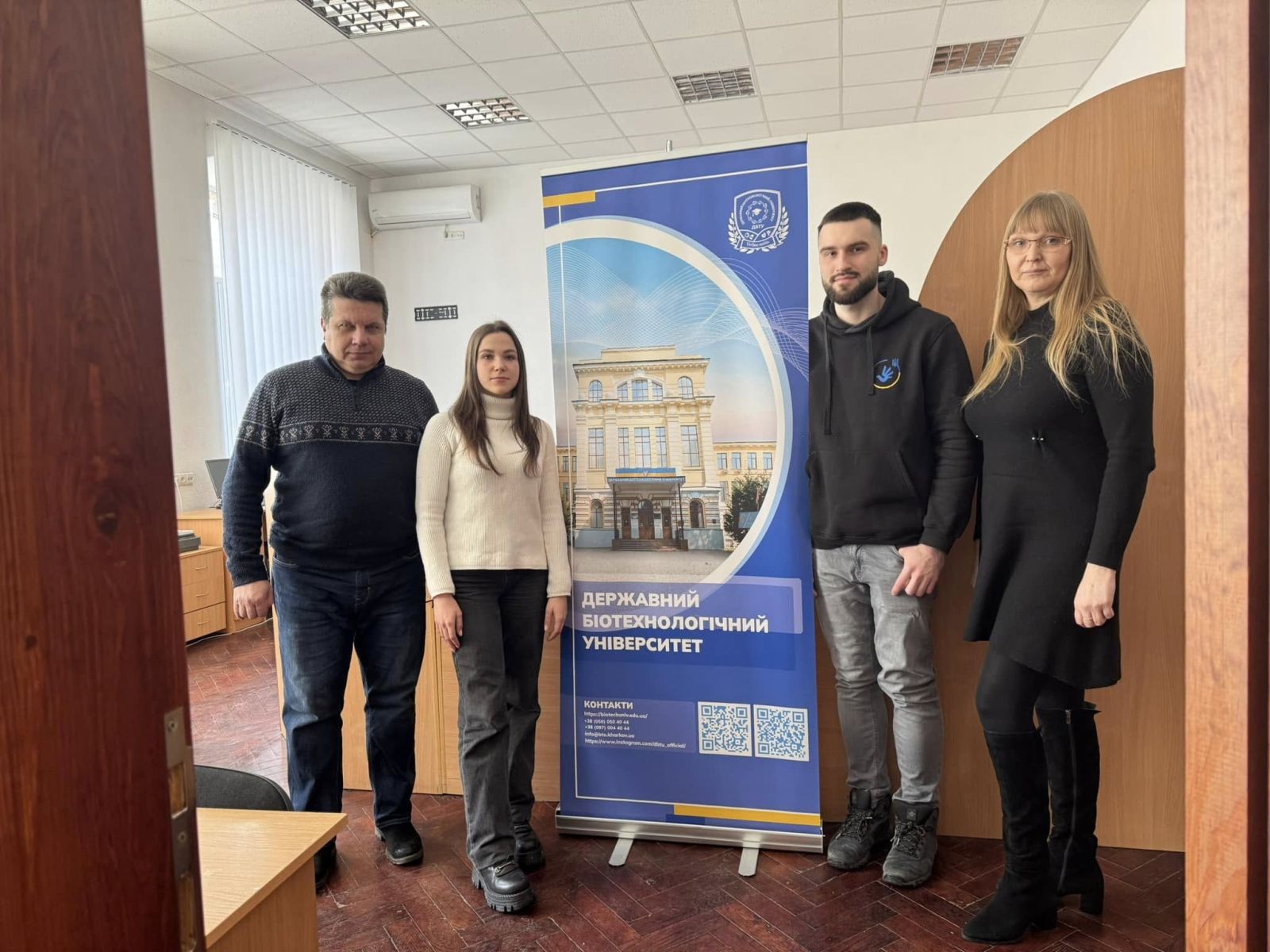 Моніторинг освітніх центрів «Крим-Україна» та «Донбас-Україна»