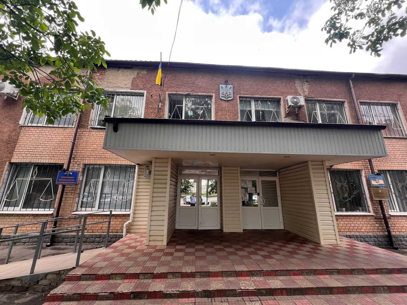 Камери, укриття і доступність: що побачили правозахисники у Первомайському міськрайонному суді