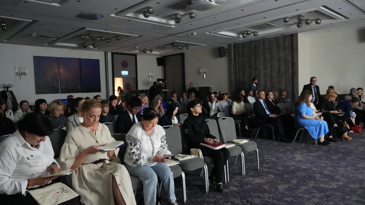 Боремося та пам'ятаємо: презентація «Книги емоцій»